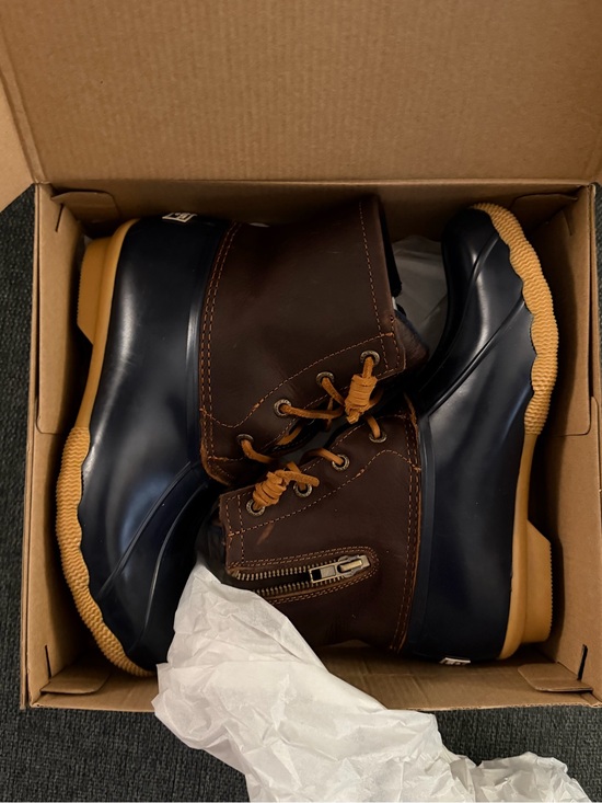 Sperry Shoes - Women’s Brown & Navy Sperry Duck Boots - size 7